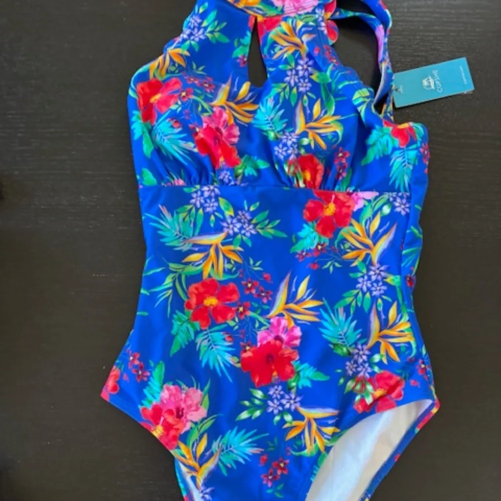 New swimsuit - Picture 1 of 2